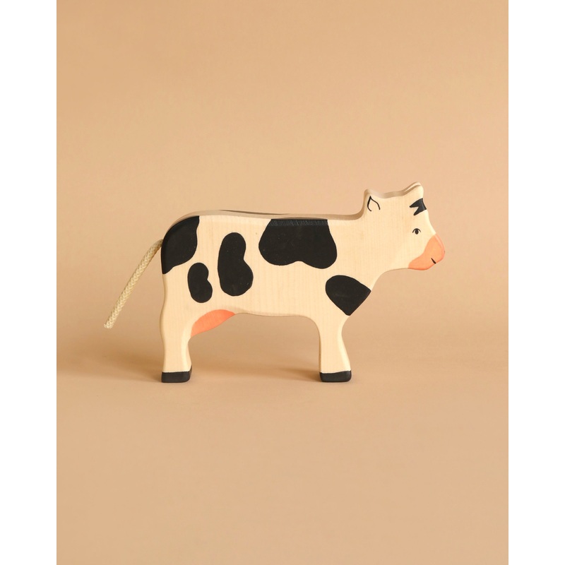 Holztiger Black Cow, Standing
