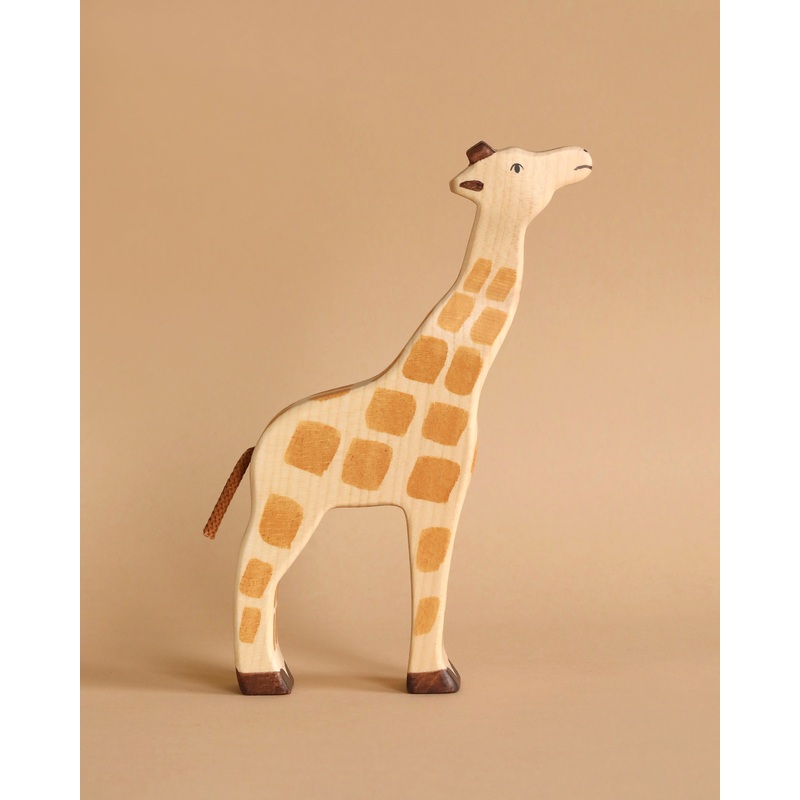 Holztiger Giraffe, Head Raised
