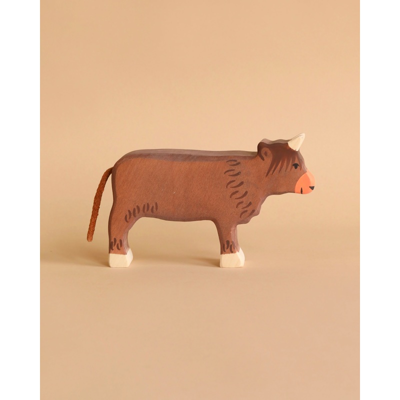 Holztiger Highland Cow, Standing