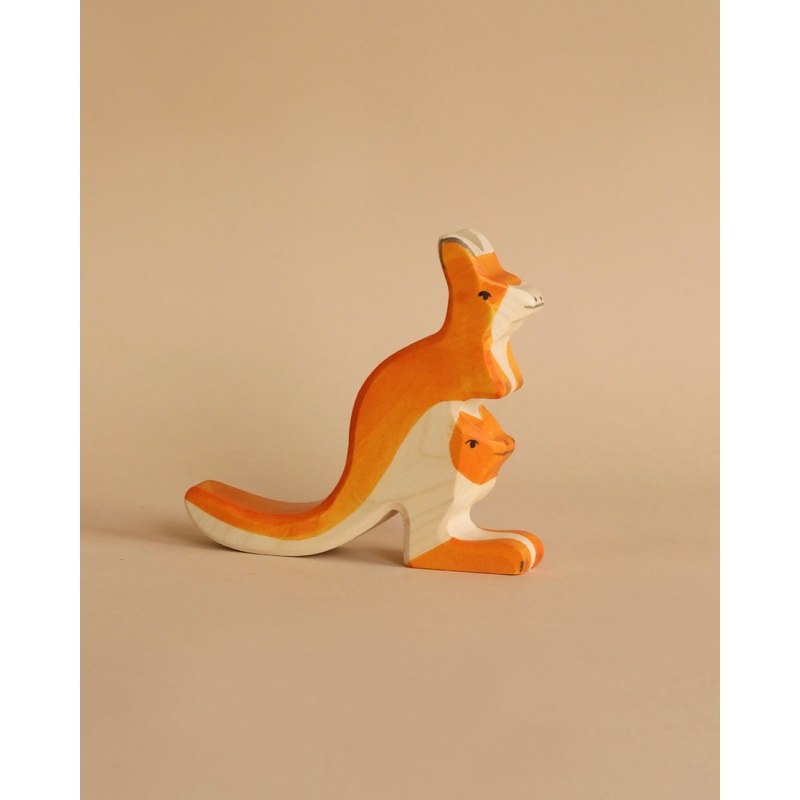 Holztiger Kangaroo With Young
