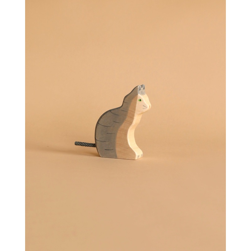 Holztiger Sitting Gray Cat