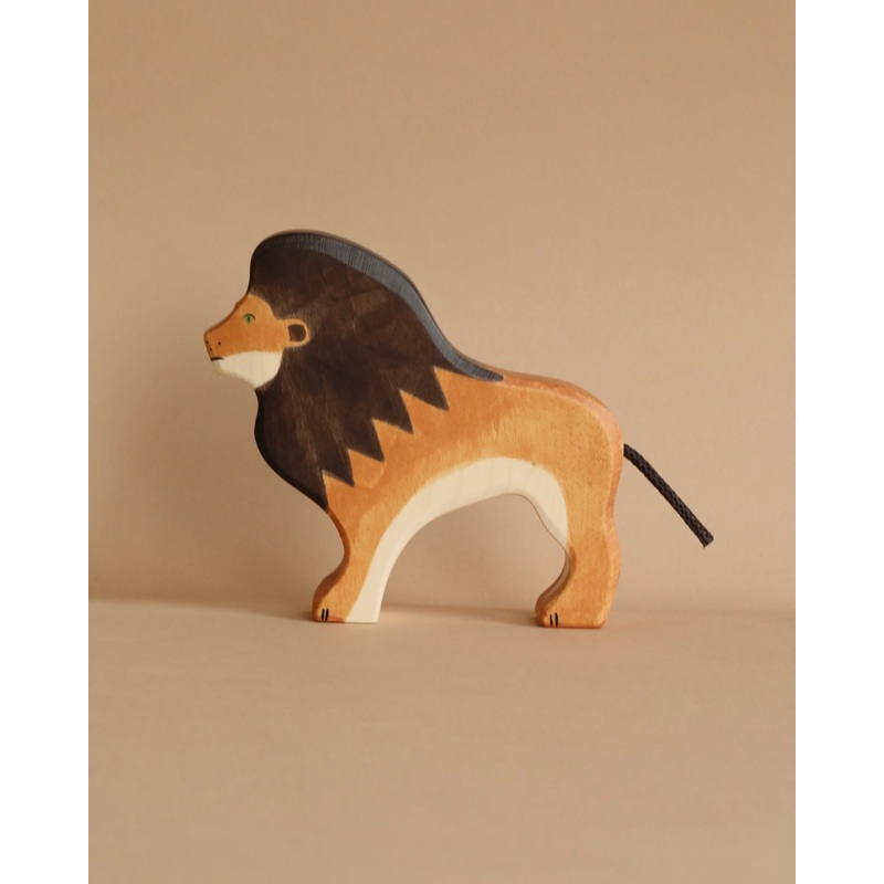 Holztiger Lion