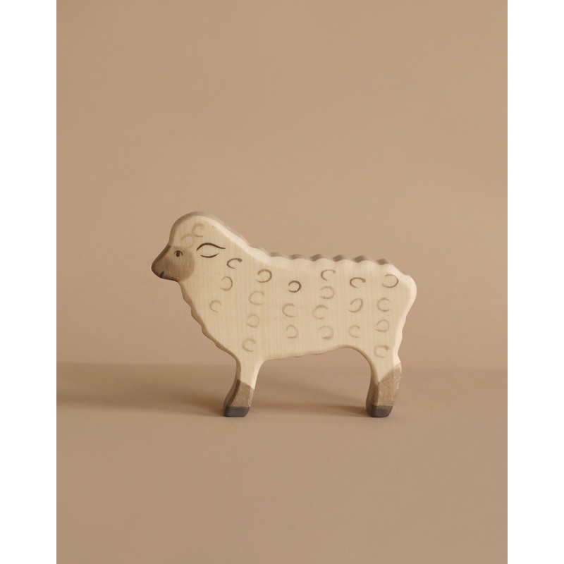 Holztiger Sheep, Standing