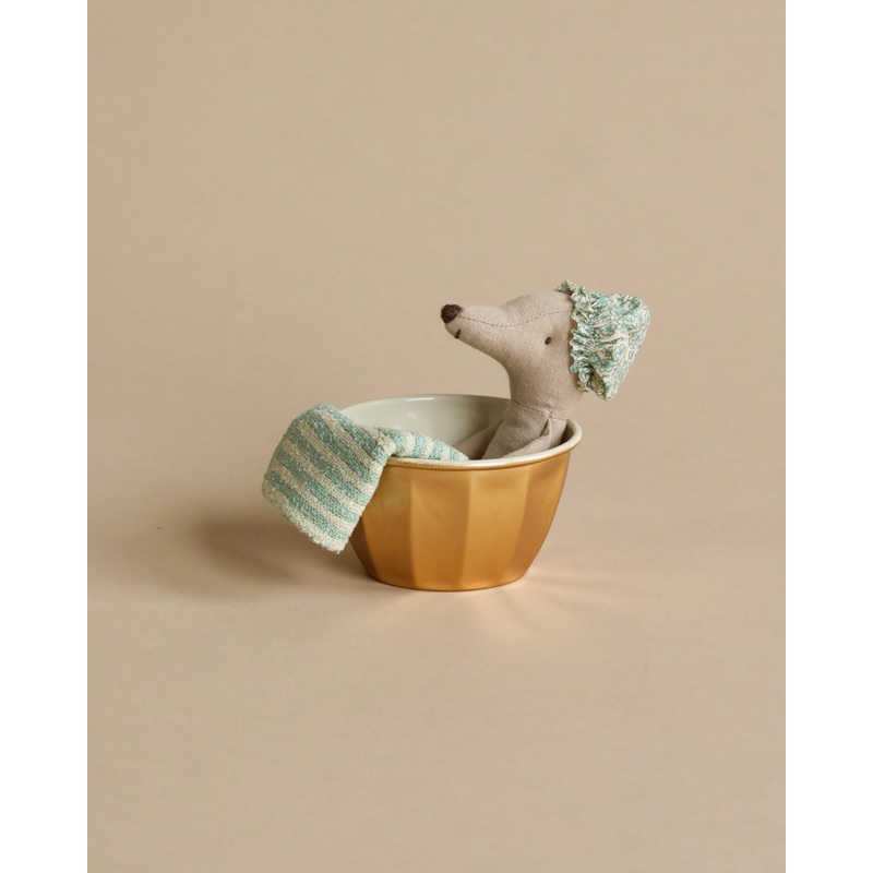 Maileg Wellness Mouse, Big Sister (Mint)