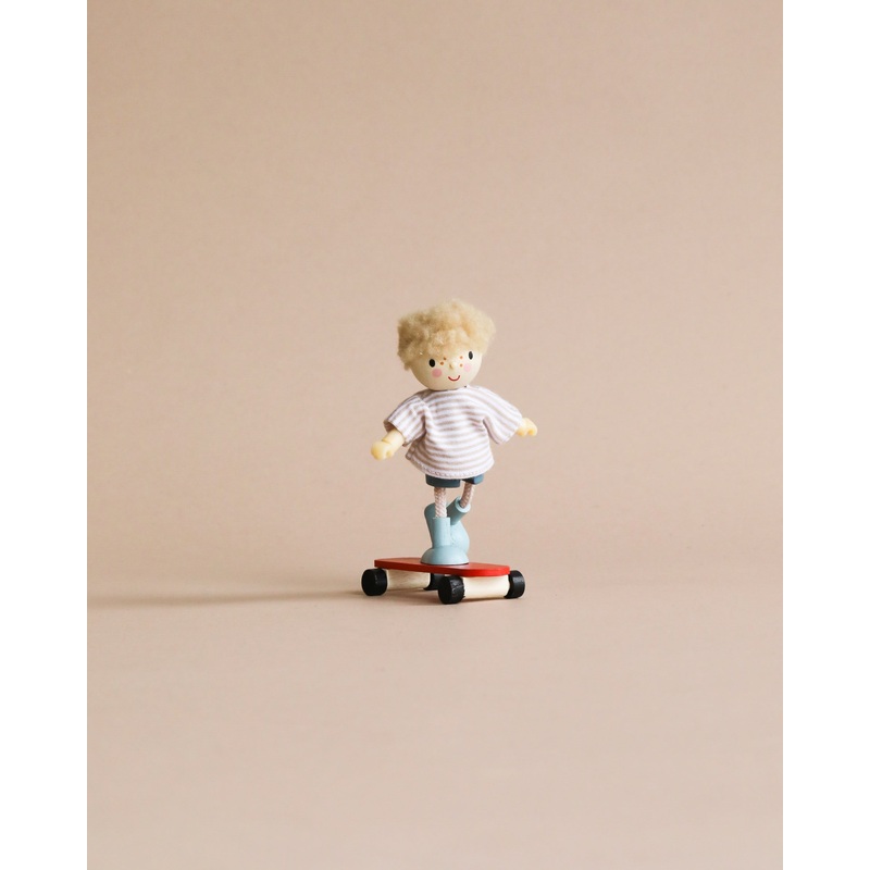 Edward and his Skateboard