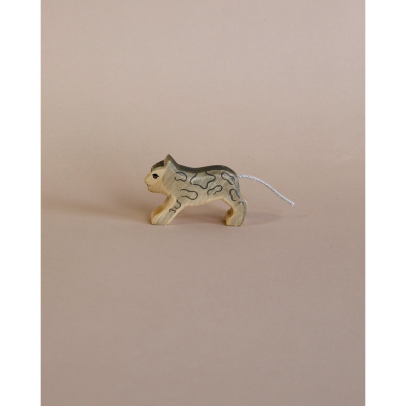 Handmade Holzwald Small Snow Leopard