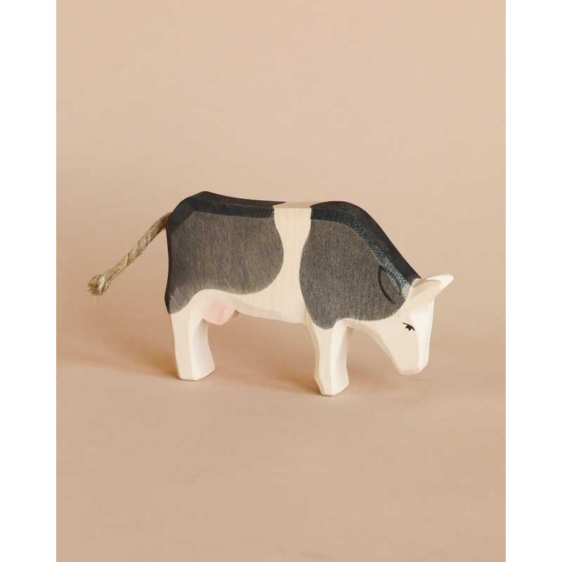 Ostheimer Cow - Black & White - Eating