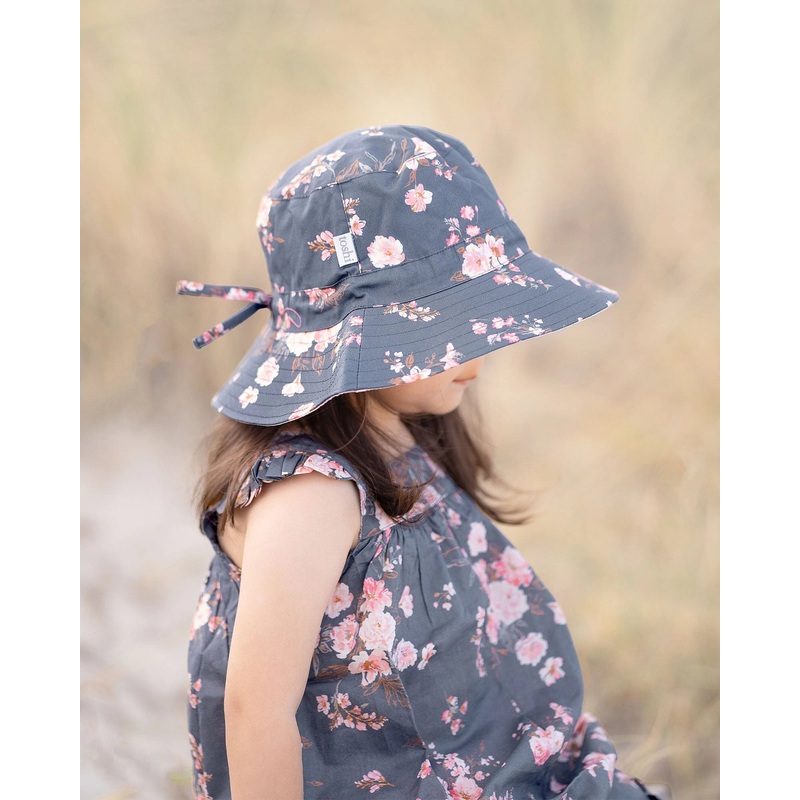 Toshi Sunhat Felicia Moonlight