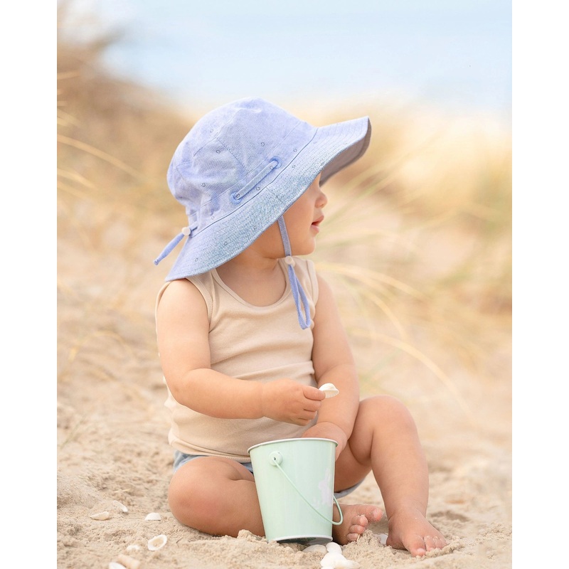 Toshi Sunhat Xavier Sky