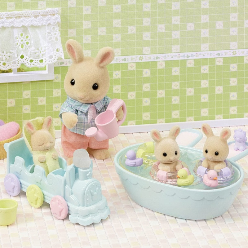 Epoch Calico Critters Triplets Baby Bathtime Set